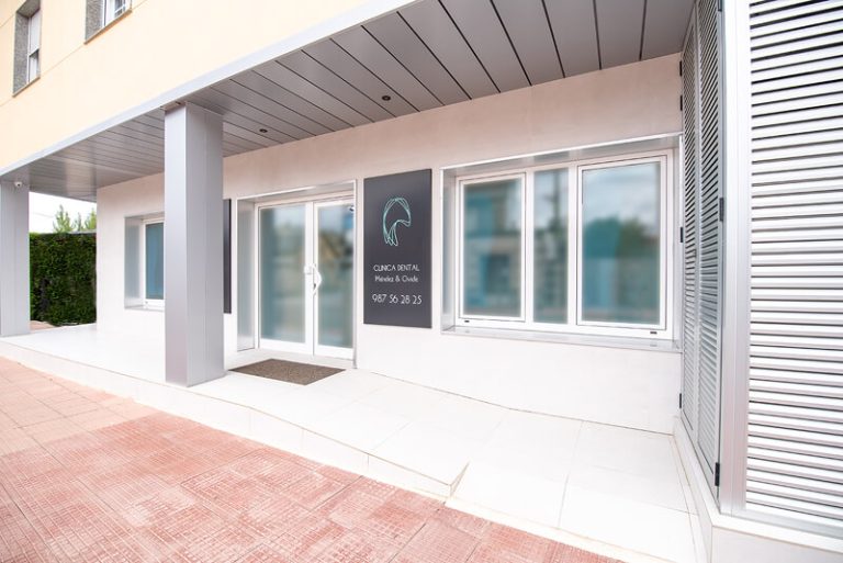 Fachada exterior clínica dental